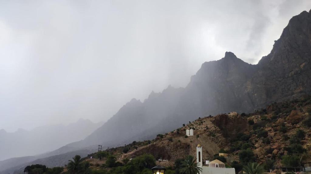 Cloud and mist moving across the mountain peaks